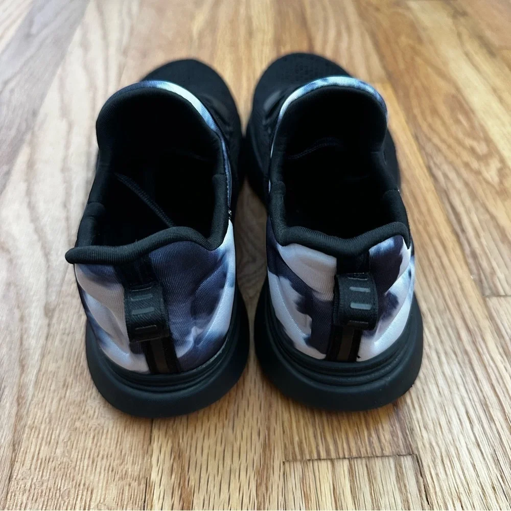 APL TechLoom Tracer Black/White/Tie Dye Sneakers Women’s Size 7